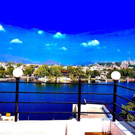 The New Lake Front Bed and Breakfast Udaipur Exteriör bild
