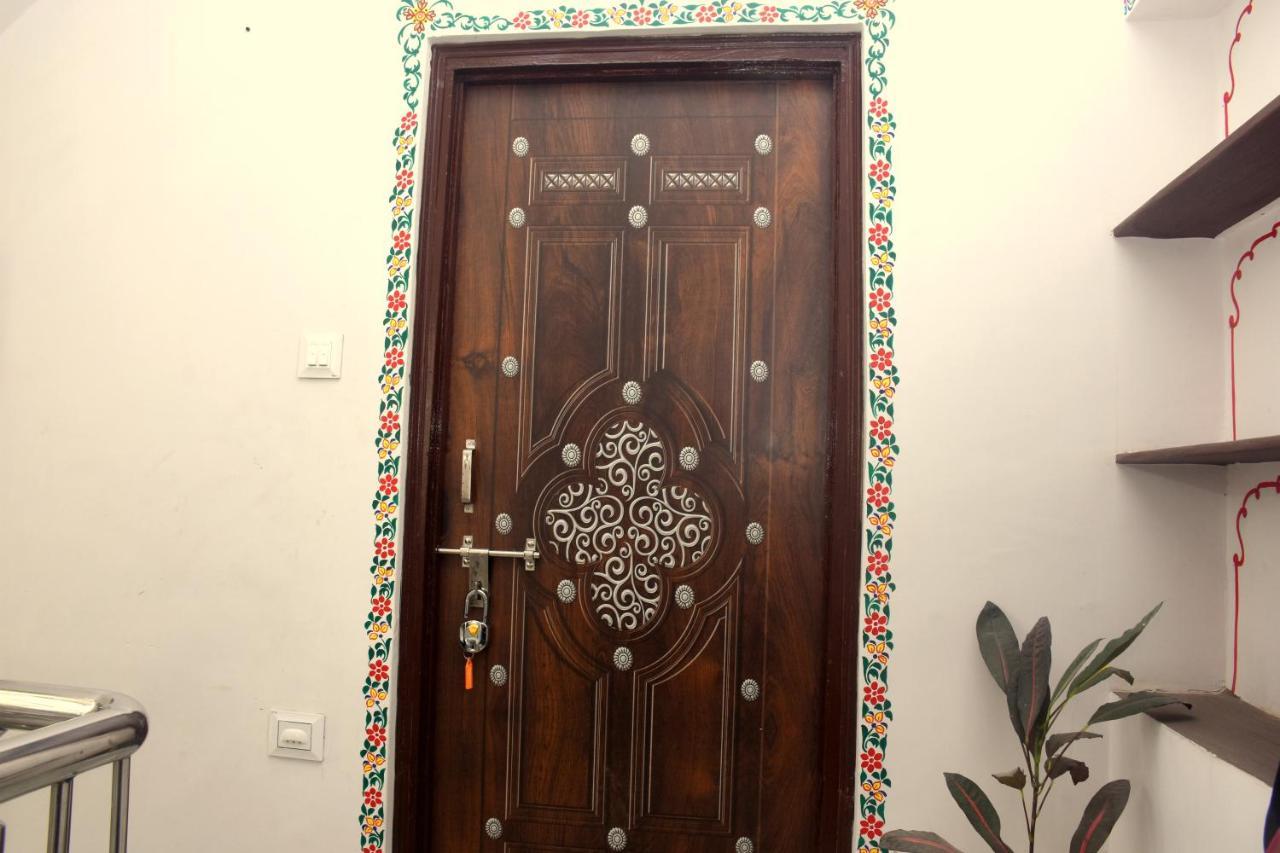 The New Lake Front Bed and Breakfast Udaipur Exteriör bild