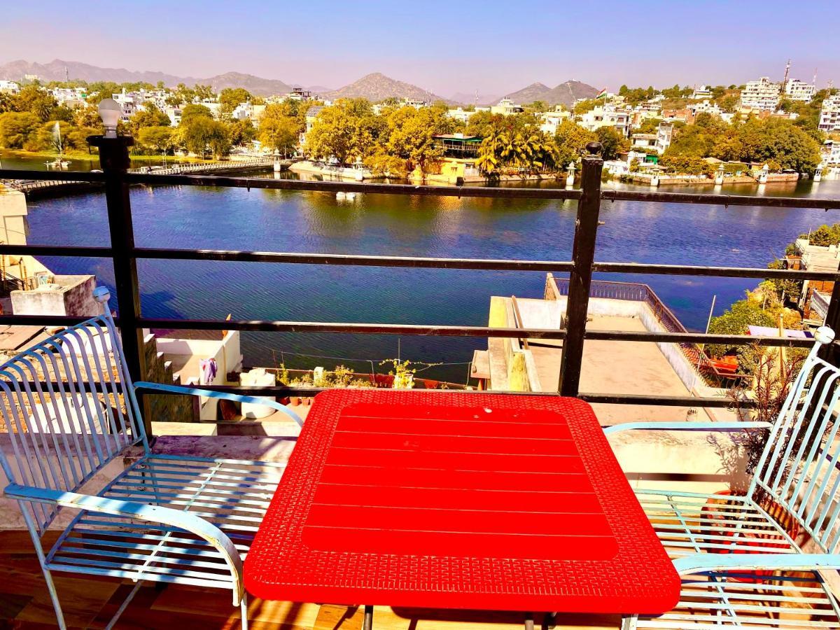 The New Lake Front Bed and Breakfast Udaipur Exteriör bild
